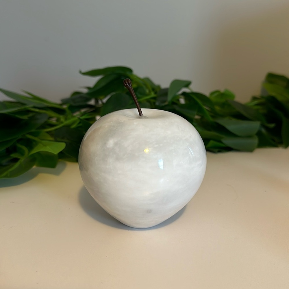 White Jade Apple carving 🍎